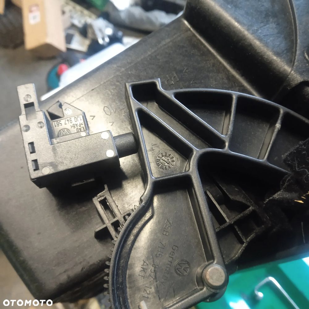 Schowek T5 multivan 7H5857239D - 6