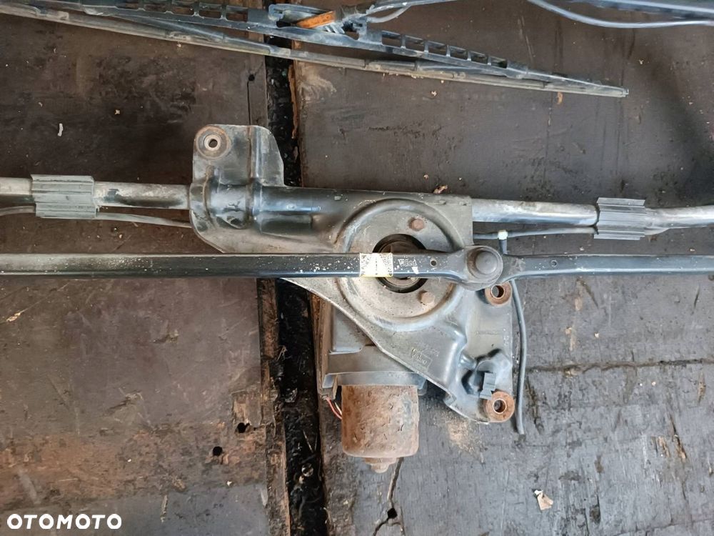 MECHANIZM WYCIERACZEK + SILNICZEK PRZÓD RENAULT PREMIUM - 6