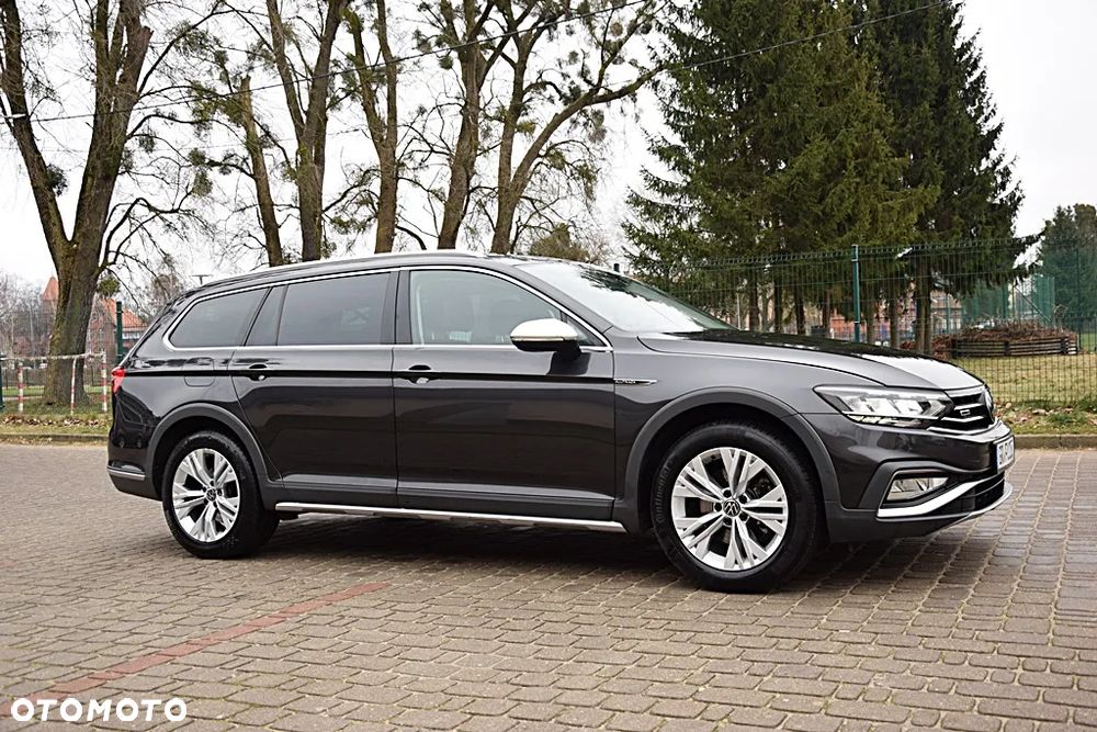 Volkswagen Passat Alltrack 2.0 TDI SCR DSG 4Motion - 5