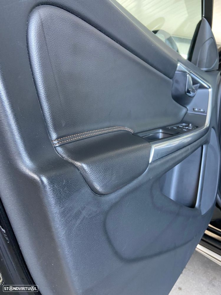 Volvo V60 Cross Country 2.0 D4 Pro - 35