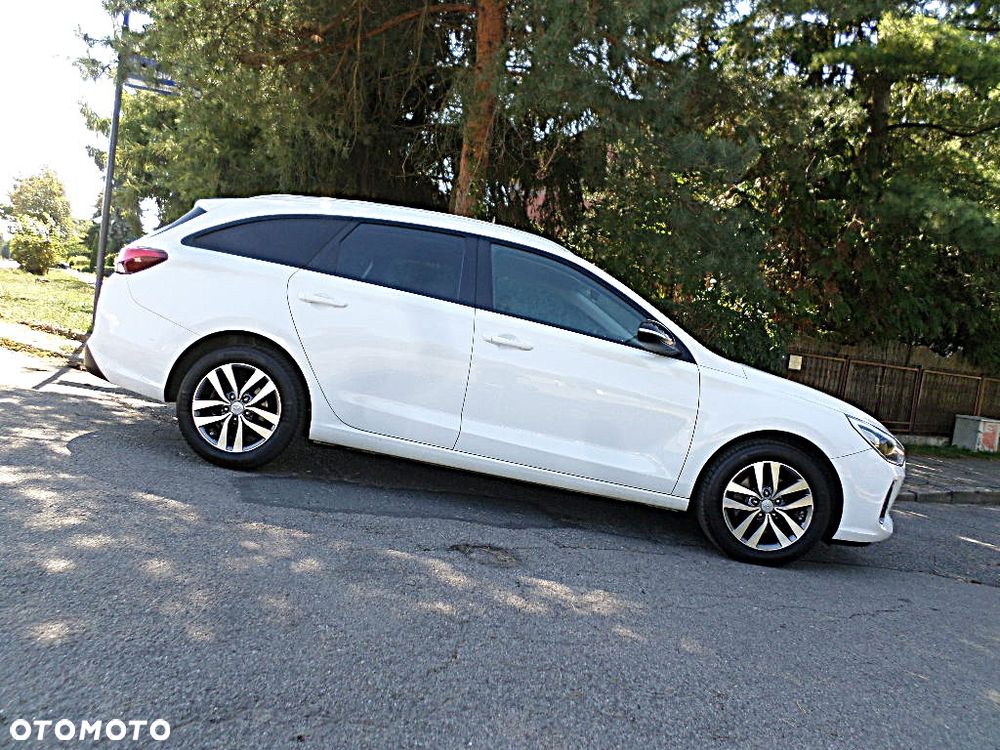 Hyundai i30 blue Kombi 1.4 Style - 35