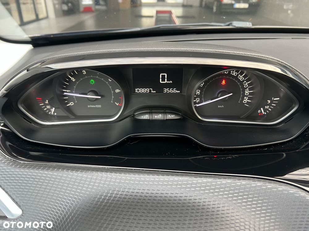 Peugeot 208 - 31