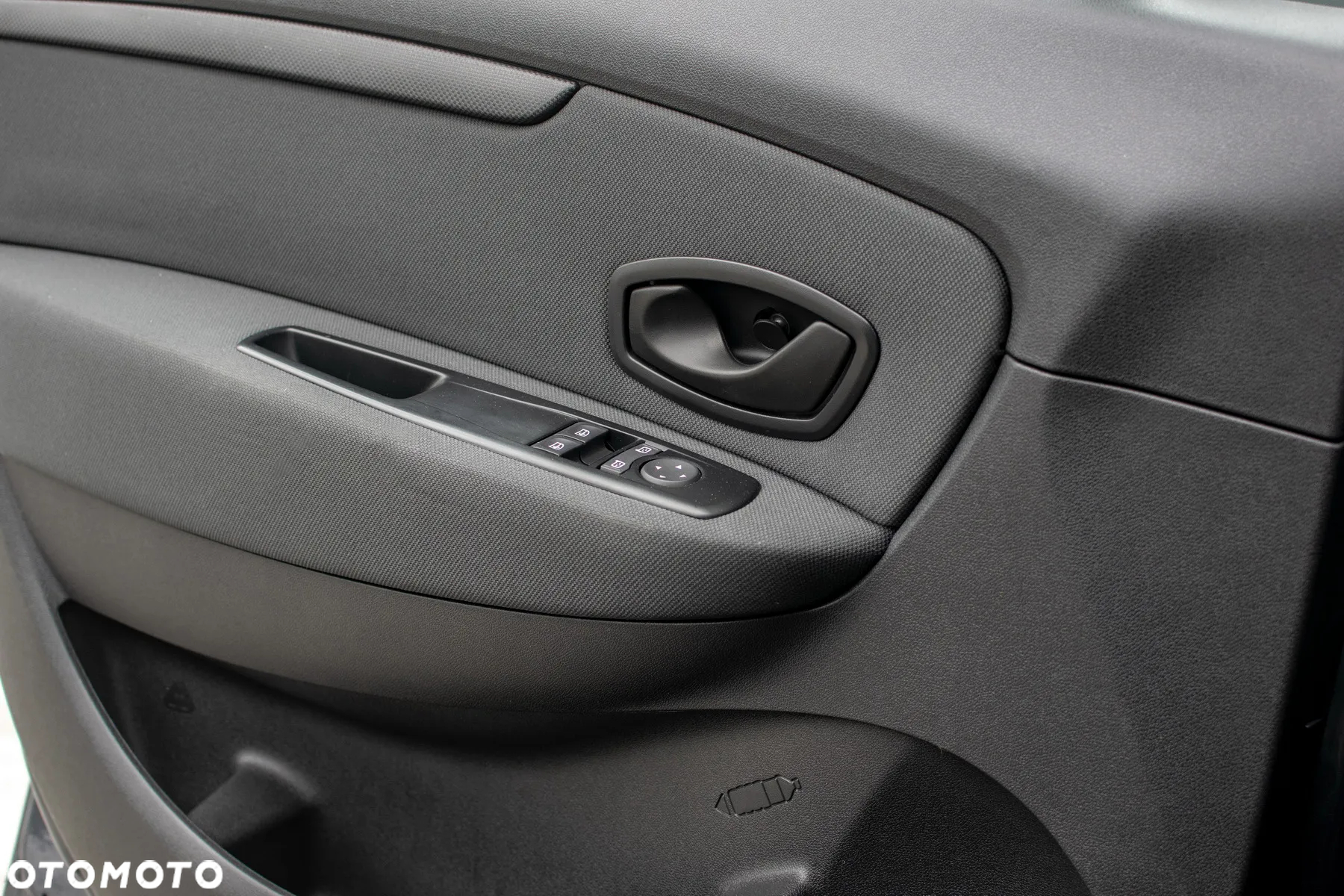 Renault Grand Scenic - 39