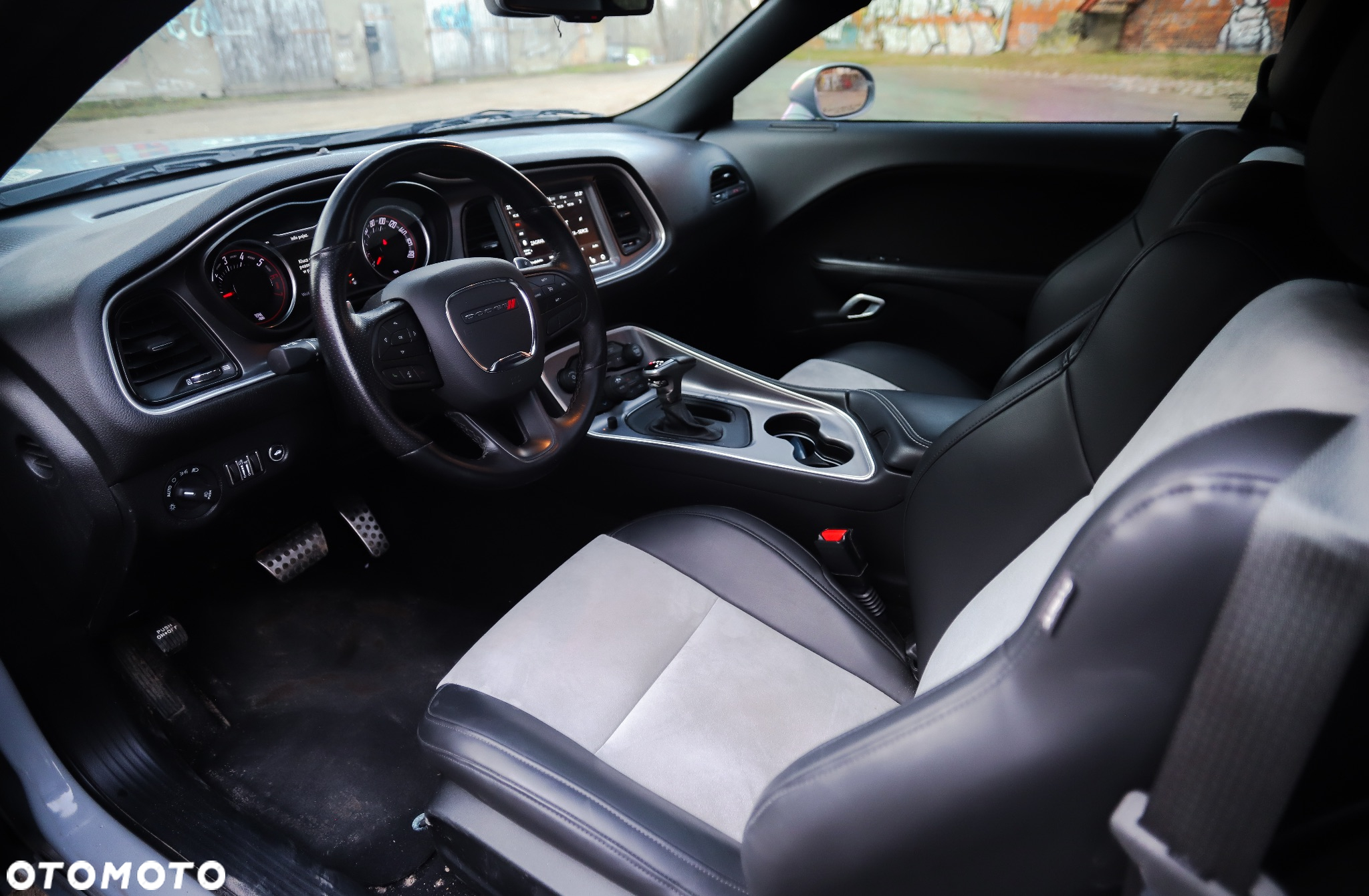 Dodge Challenger 6.4 Scat Pack - 12
