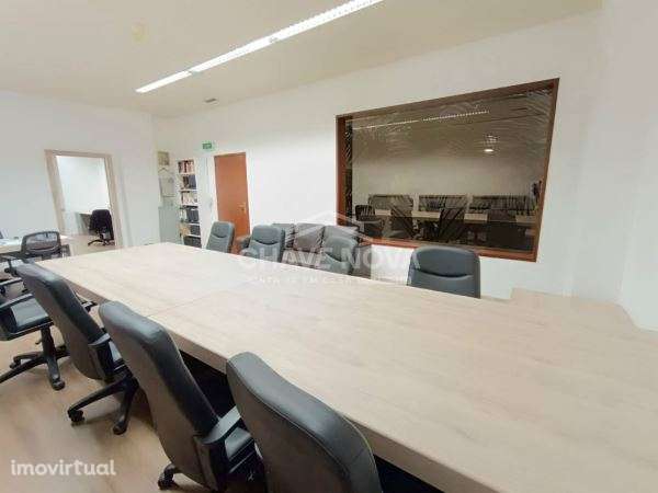 Dois Escritórios c/ 80m2 em frente a Estação Metro Galiza (Porto) - Grande imagem: 2/19