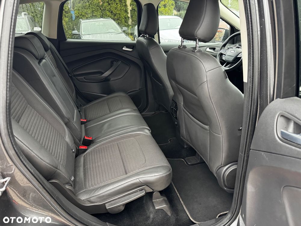 Ford Kuga 1.5 EcoBoost 2x4 Titanium - 32