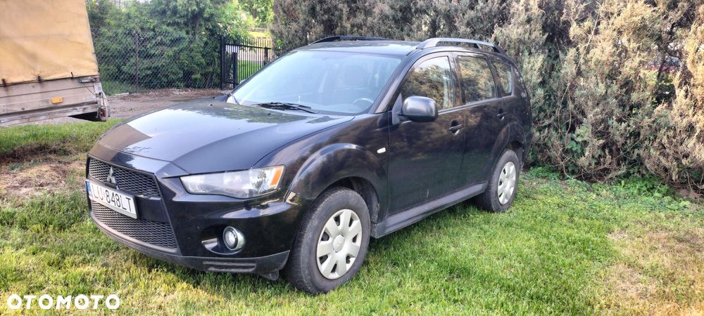 Mitsubishi Outlander - 1