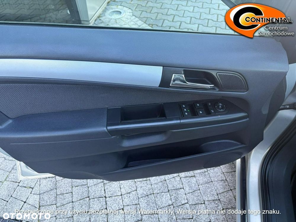 Opel Zafira - 15