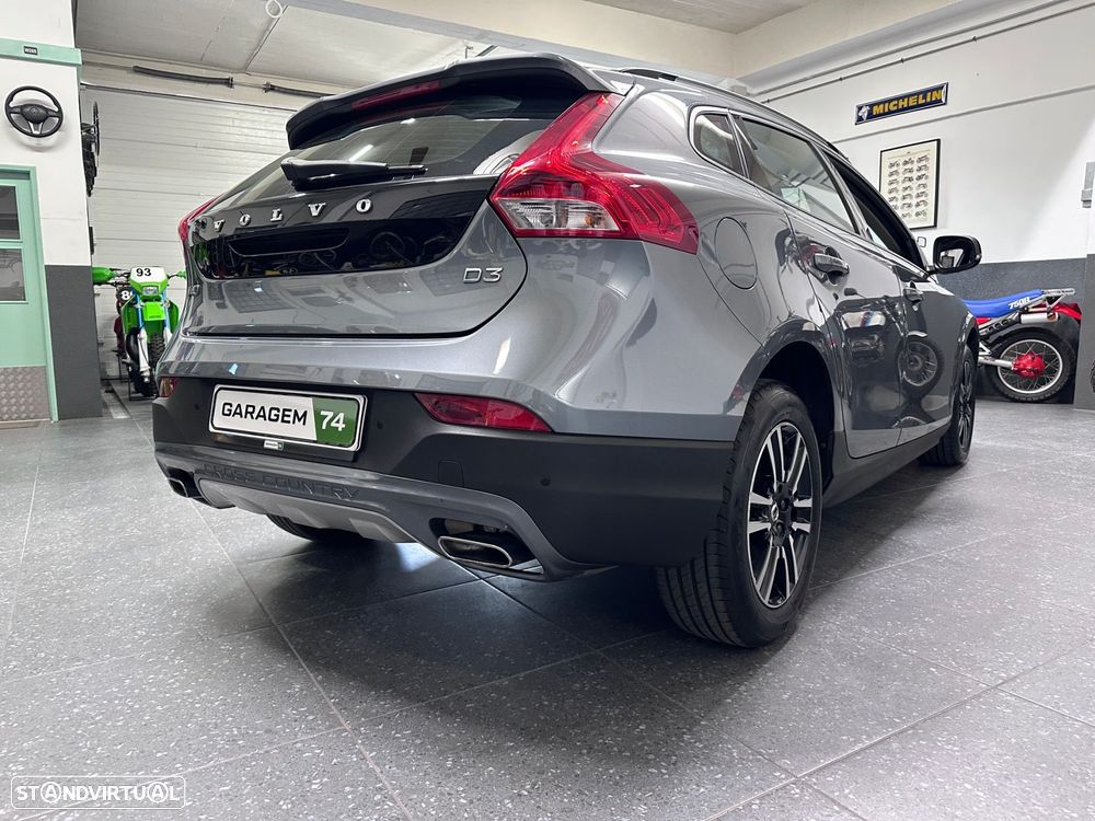 Volvo V40 Cross Country 2.0 D3 Plus - 24