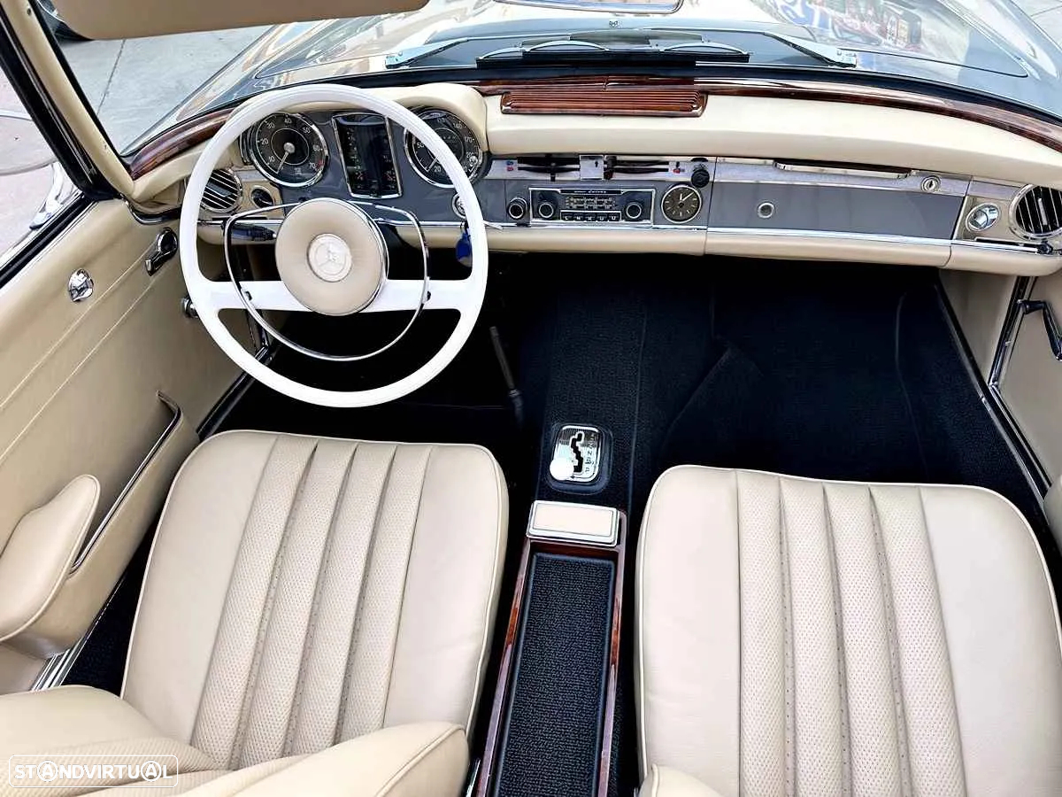 Mercedes-Benz 230 - 14