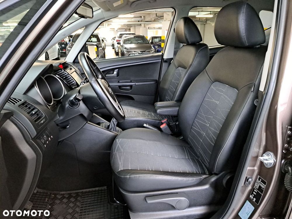 Kia Venga 1.4 L - 11