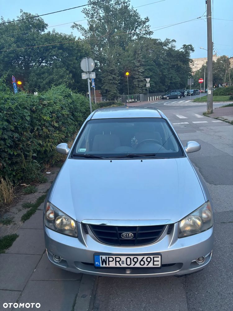 Kia Cerato 1.6 LX / Family - 6