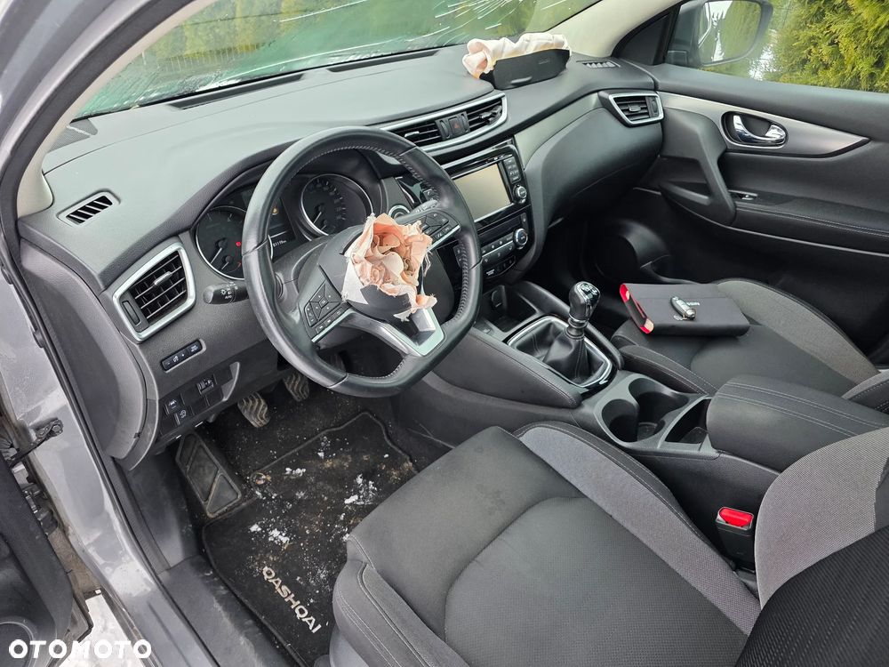 Nissan Qashqai 1.5 dCi N-Connecta - 18