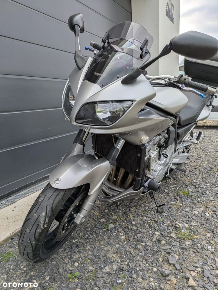 Yamaha FZS - 9
