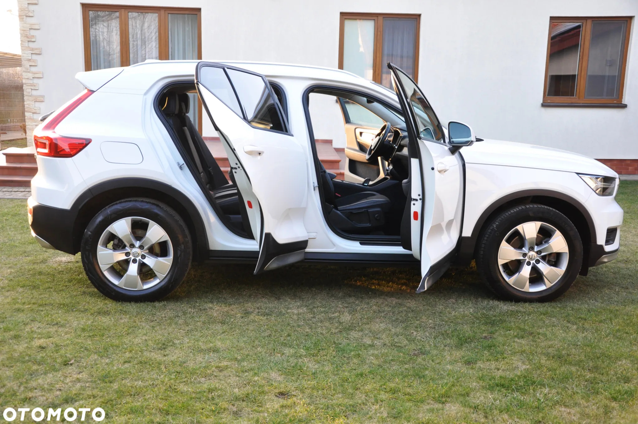 Volvo XC 40 D3 AWD Momentum Pro - 9