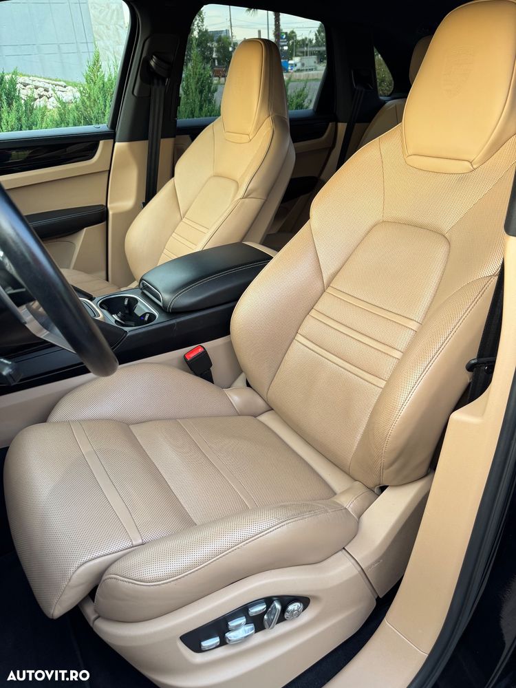 Porsche Cayenne - 13