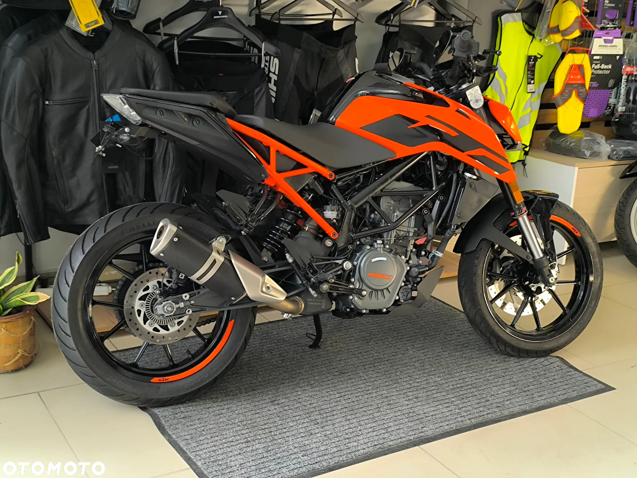 KTM Duke - 23