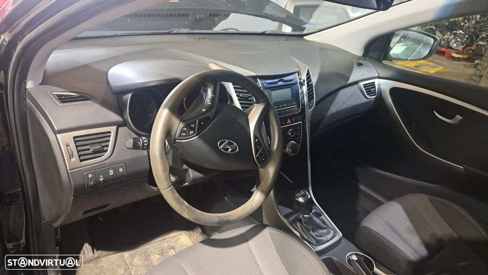 Hyundai i30 II Hatchback (GD) 1.6 CRDi - PARA PEÇAS - 12