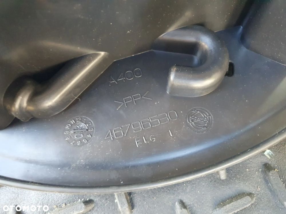 WKŁAD KOŁA ZAPASOWEGO Z LEWARKIEM 46796530 FIAT GRANDE PUNTO BRAVO II - 2