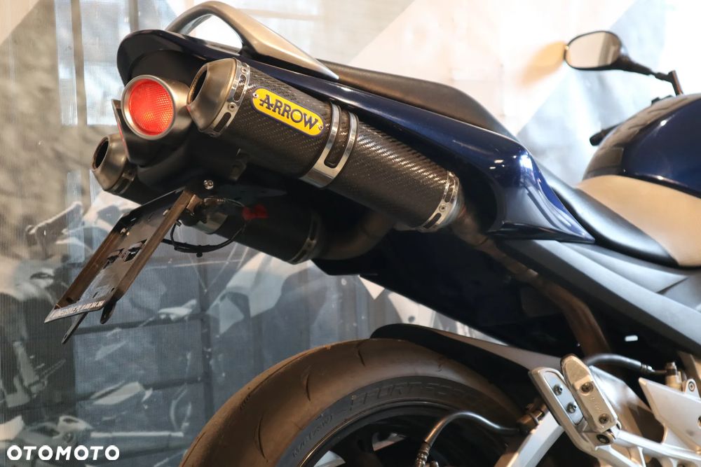 Suzuki GSR - 22