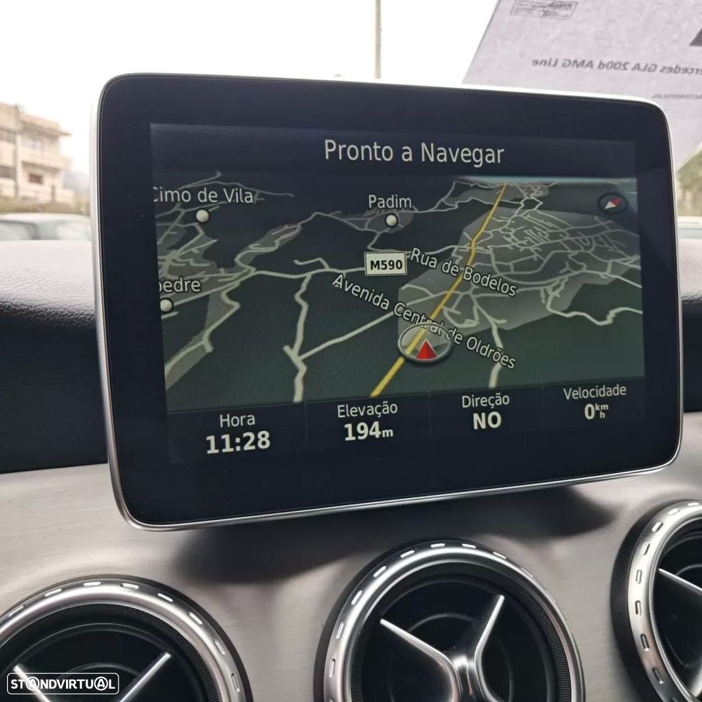 Mercedes-Benz GLA 200 d AMG Line - 12