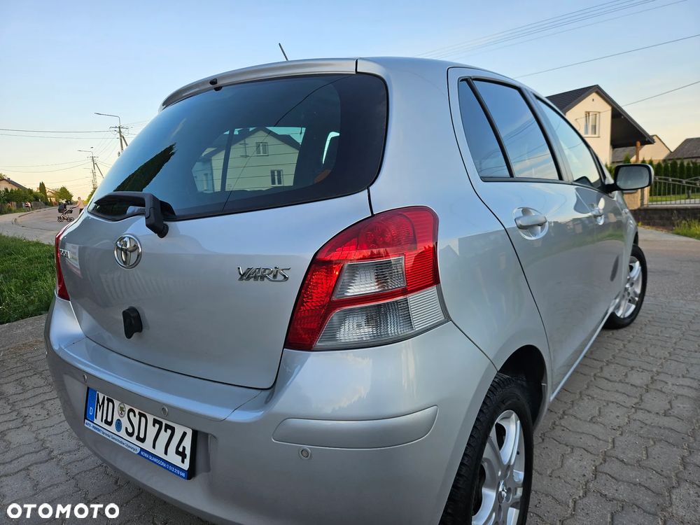 Toyota Yaris 1.33 Prestige - 11