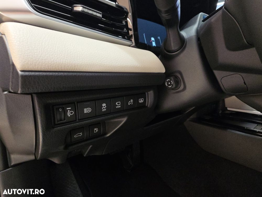 Toyota Camry 2.5 HEV Luxury - 14