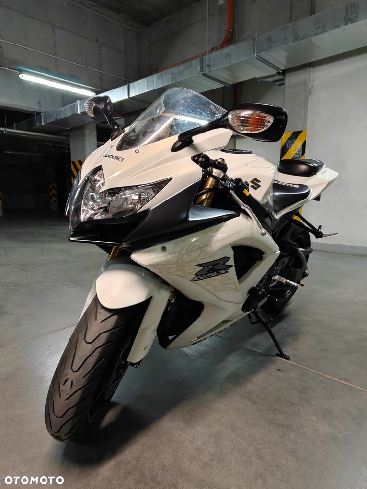 Suzuki GSX-R - 4