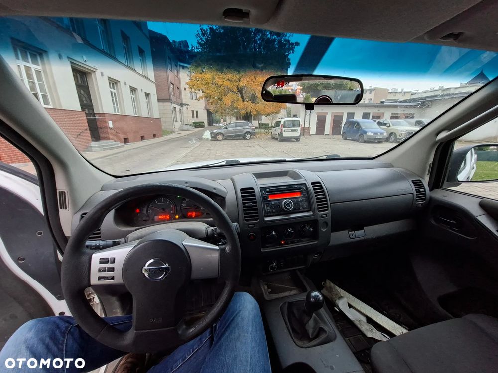 Nissan Navara 2.5 D SE - 3