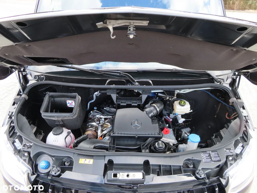 Mercedes-Benz Sprinter 319 CDI 190 KM 9G-Tronic Automat Model 907 AMG Panamericana GT AMG Furgon Blaszak Ekstra Długi LONG MAXI + 4800 mm Zawieszenie Tylne Pneumatyczne Adaptacyjne WZMACNIANY Rozstaw Osi 4325 mm Ładowność 941 Kg HAK 2800 Kg FULL Opcja Wyposażenia Stan Auta Nowy Jak Z Salonu OKAZJA DOSTEPNY I GOTOWY - 16