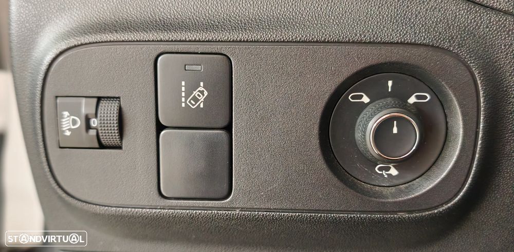 Citroën C3 1.2 PureTech Shine - 16