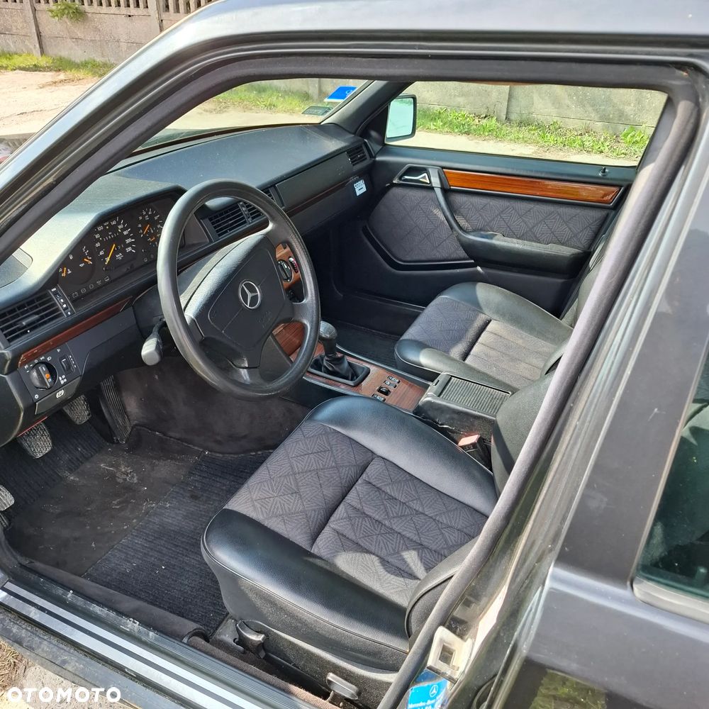 Mercedes-Benz Klasa E - 9