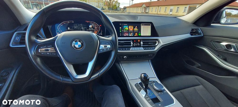 BMW Seria 3 318i Advantage - 21