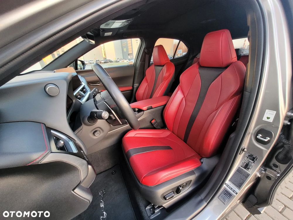 Lexus UX 250h F Sport AWD - 4