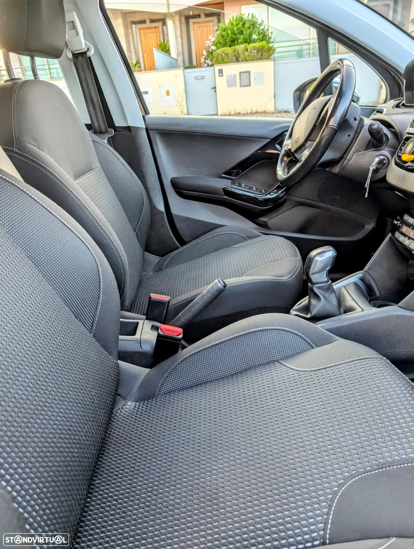 Peugeot 208 1.6 BlueHDi Allure - 10
