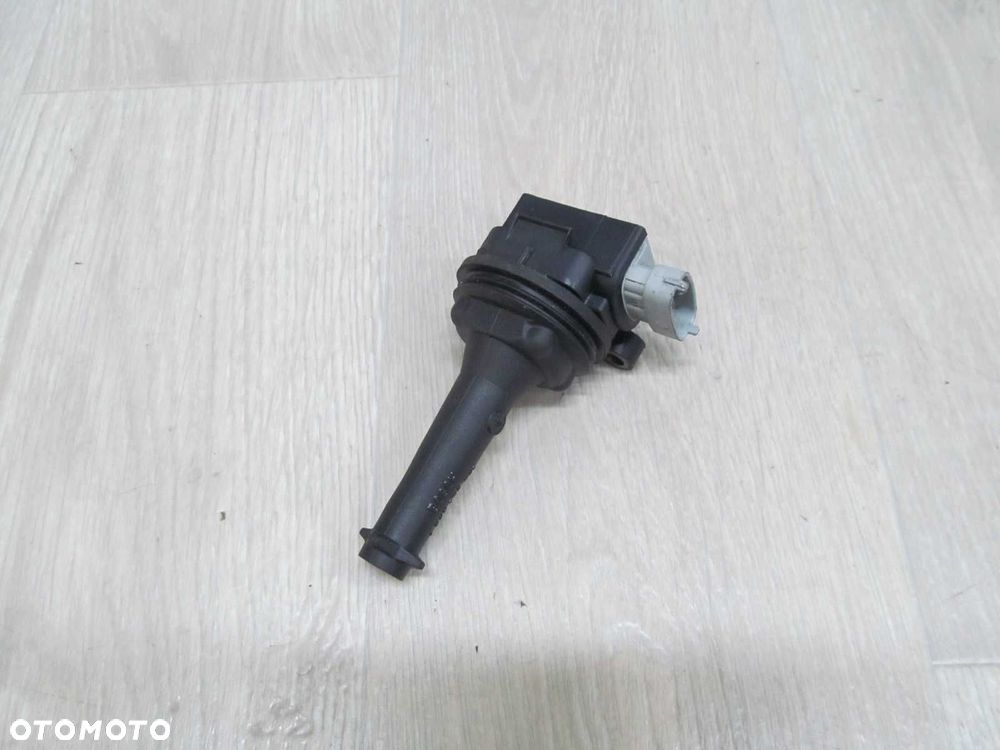 VOLVO S40 V50 S60 C70 V70 III 2.5 T5 CEWKA ZAPLONOWA 30713417 0221604010 - 1