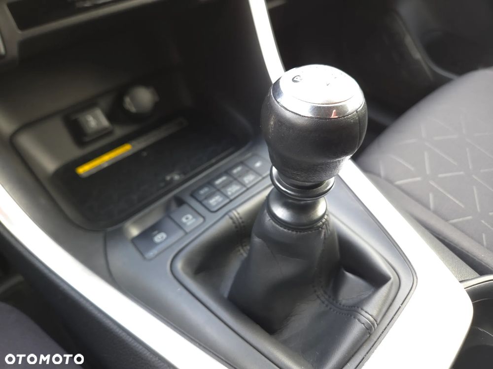 Toyota RAV4 2.0 Comfort 4x4 - 24
