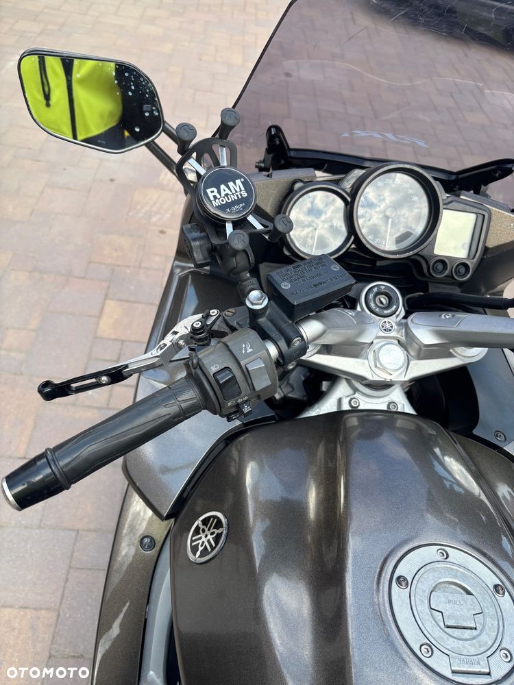 Yamaha FJR - 13