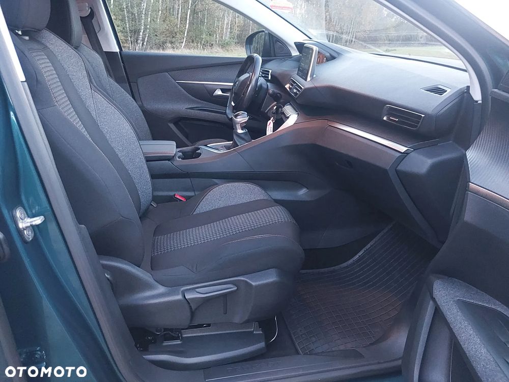 Peugeot 5008 - 24