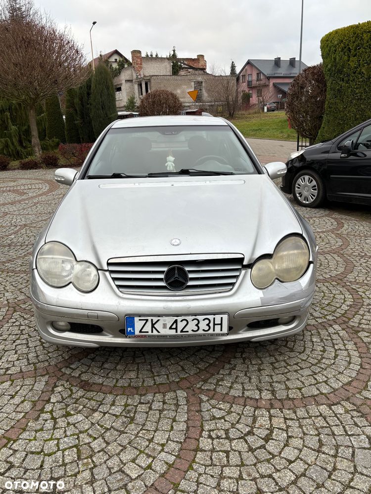 Mercedes-Benz Klasa C 200 Kompressor Sportcoupe - 4