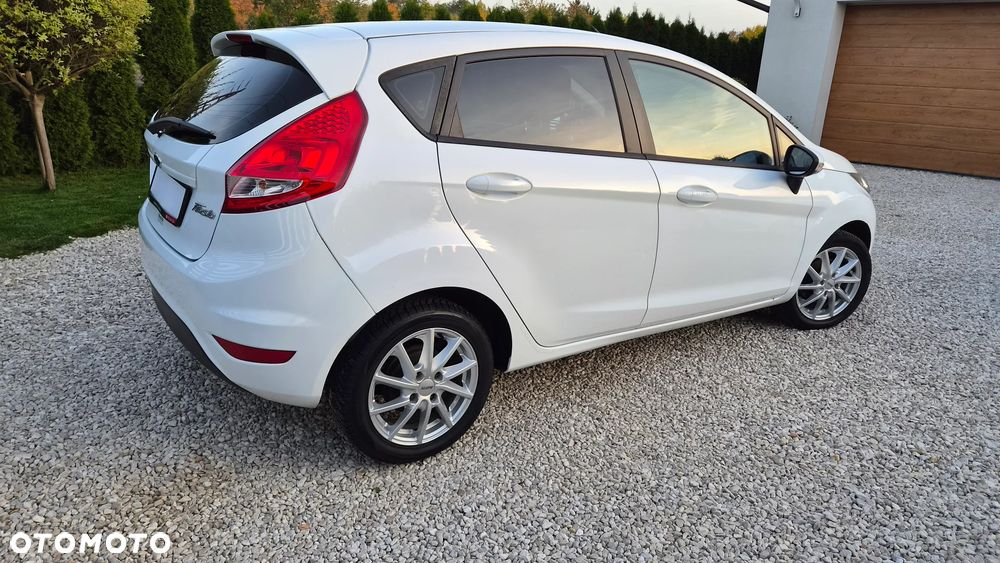 Ford Fiesta 1.25 Celebration - 9