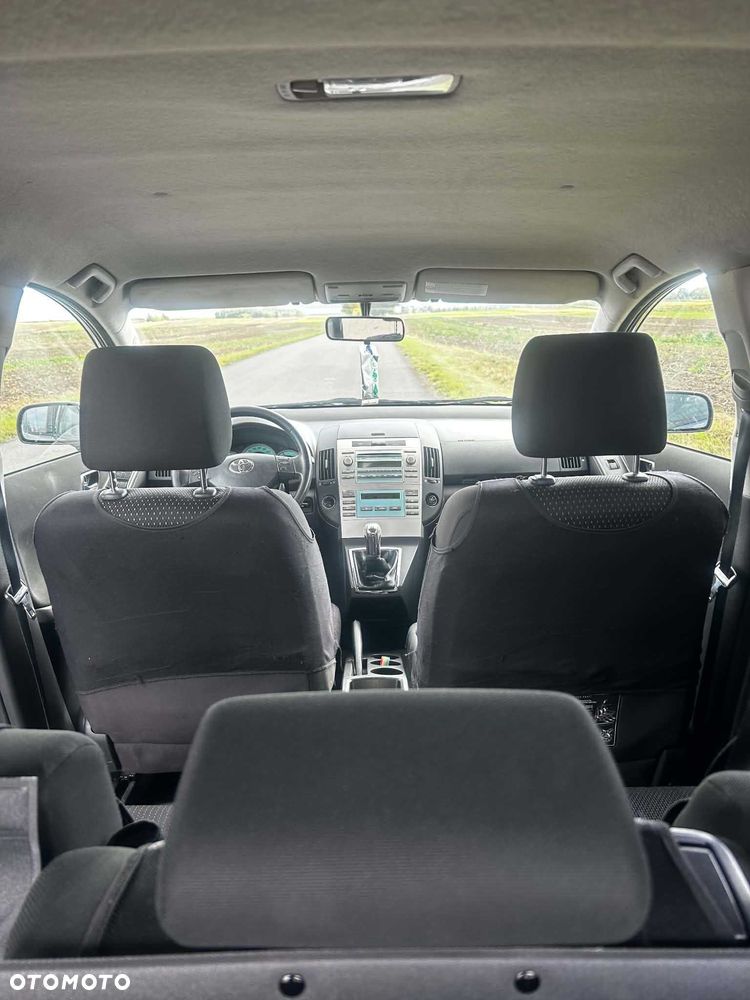 Toyota Corolla Verso - 4