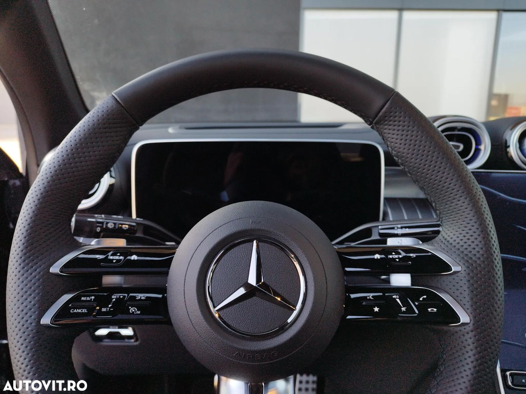 Mercedes-Benz GLC - 33