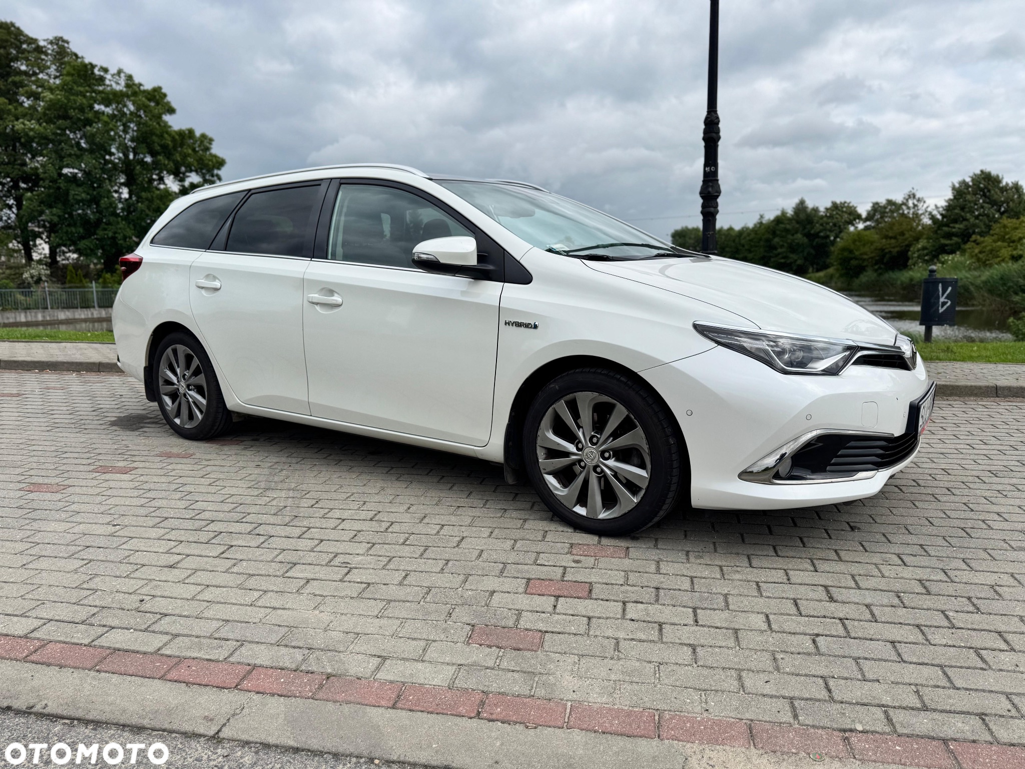 Toyota Auris Hybrid 135 Prestige - 3
