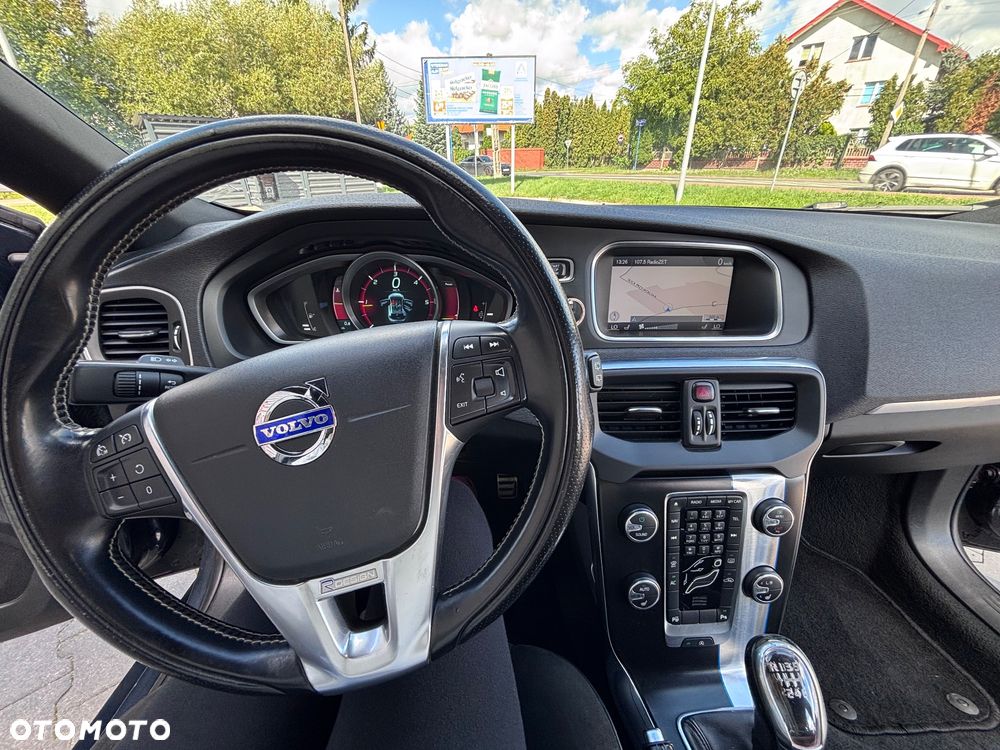 Volvo V40 D2 R Design - 10