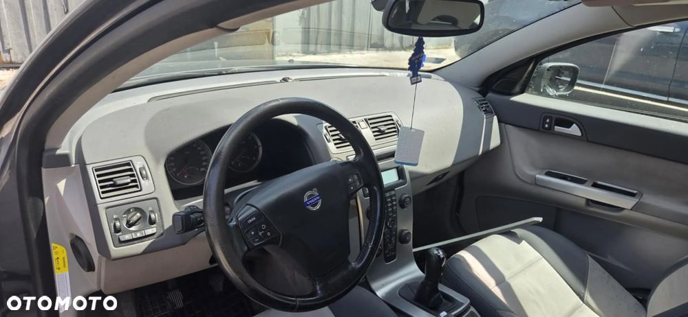 VOLVO V50 2,0 D chłodnica klimatyzacji - 8