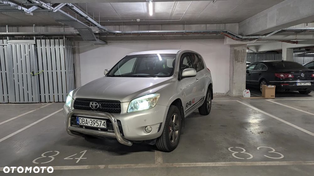Toyota RAV4 - 1