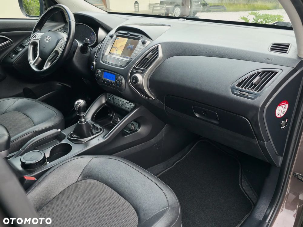 Hyundai ix35 1.6 2WD Fifa World Cup Edition - 12