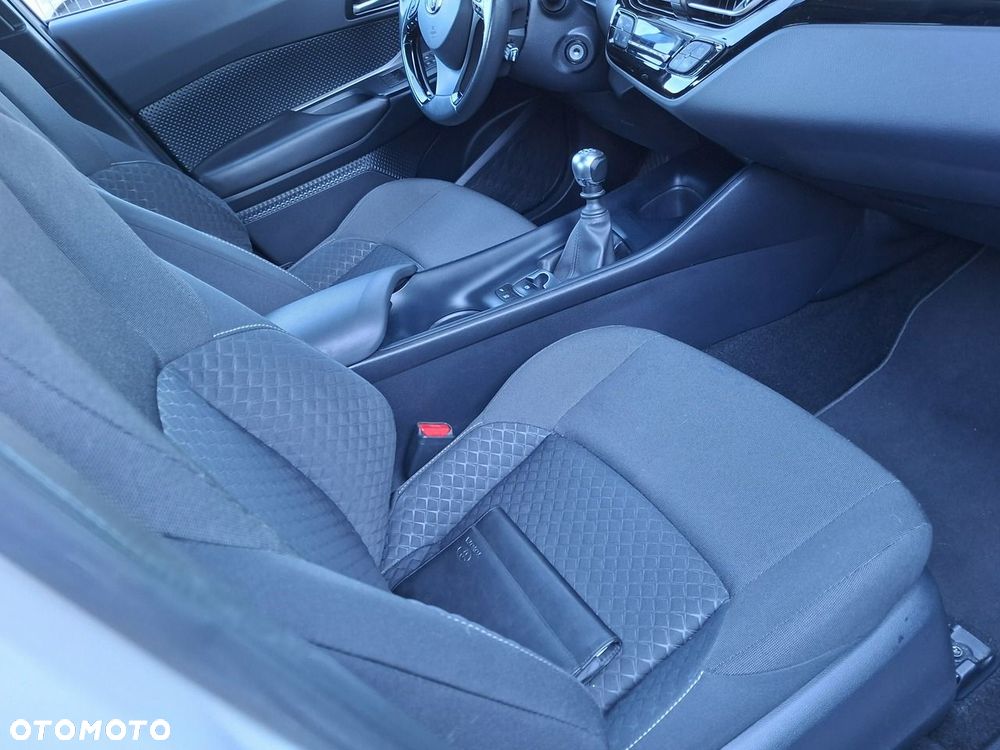 Toyota C-HR - 34
