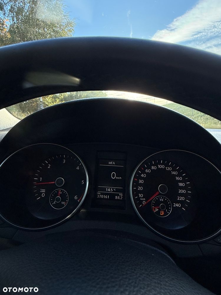 Volkswagen Golf - 11